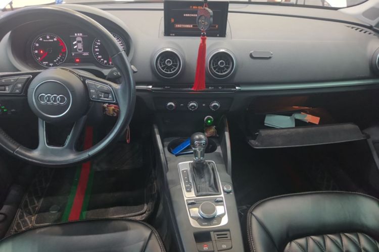 Audi A3 2019 car image #13