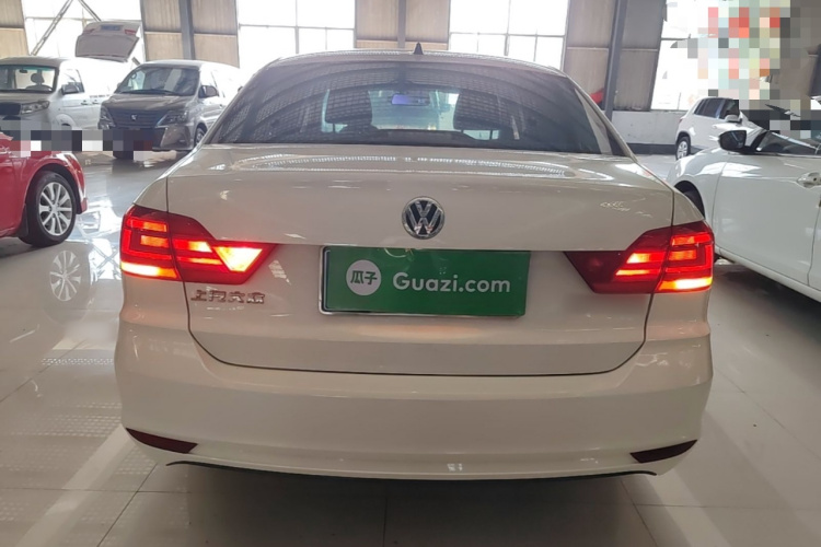 Volkswagen Santana 2019 صورة سيارة #6