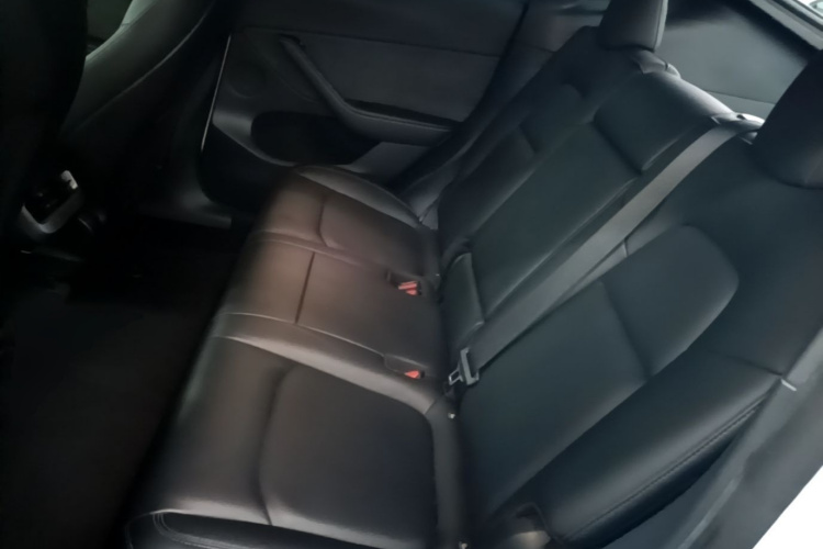 Tesla Model Y 2022 #17 Tesla Model Y 2022 car image #17
