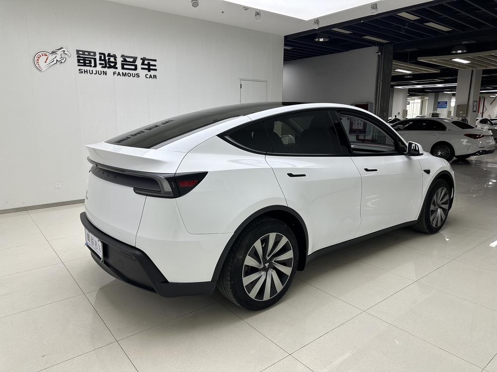 Tesla Model Y 2025 #5 Tesla Model Y 2025 car image #5