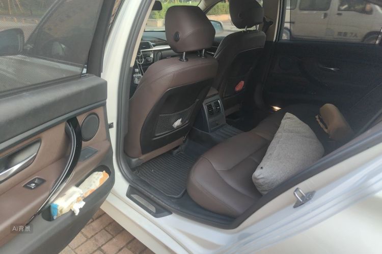 BMW 3 Series 2019 car image #19