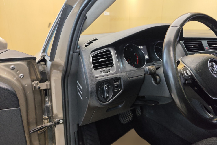 Volkswagen Golf 2016 car image #25