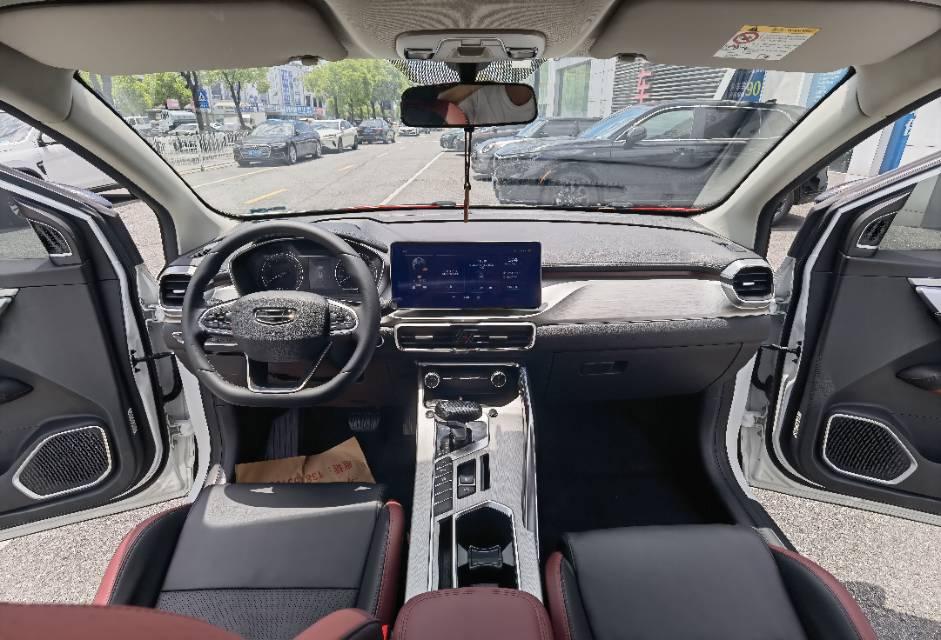 GEELY Coolray 2022 car image #16