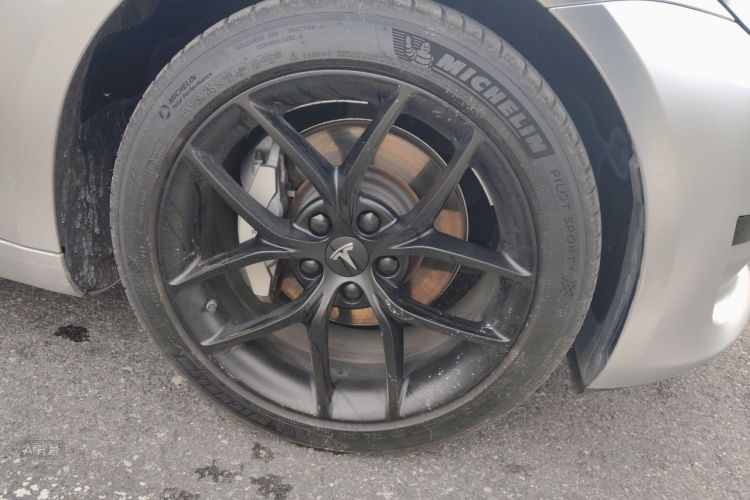 Tesla Model 3 2020 car image #9