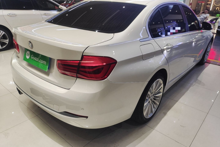 BMW 3 Series 2018 car image #7