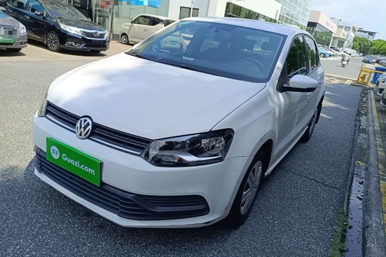 Volkswagen Polo 2016 car image #2