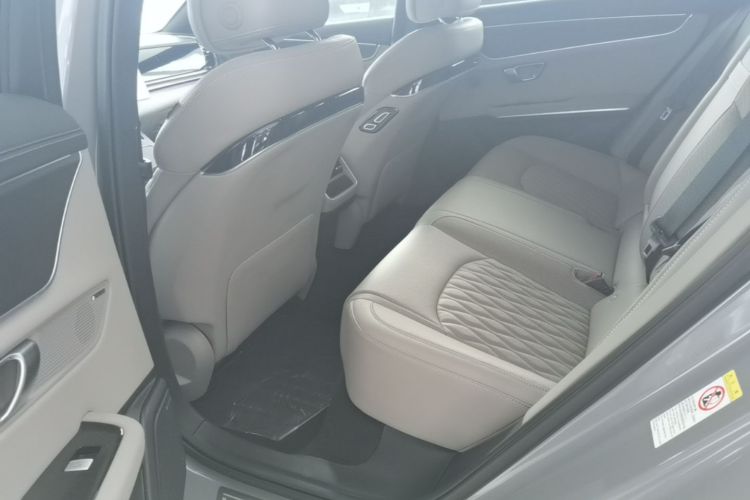 BYD Han 2025 car image #17