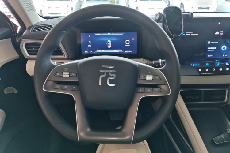 BYD YuanUP 2024 #11 BYD YuanUP 2024 صورة سيارة #11