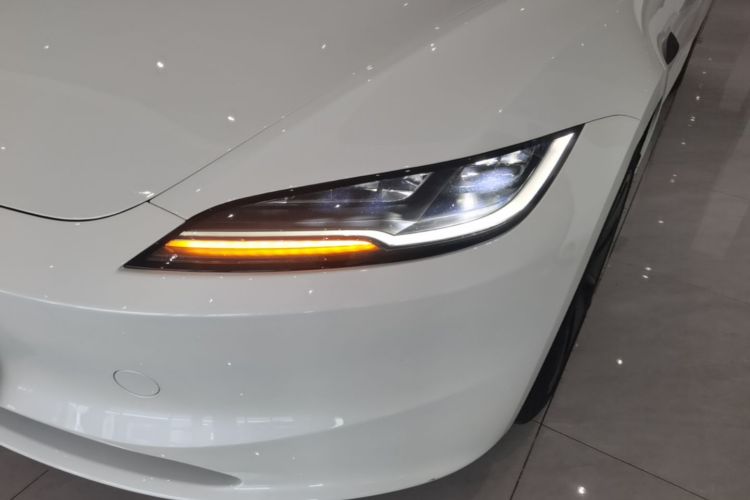 Tesla Model 3 2024 #23 Tesla Model 3 2024 car image #23