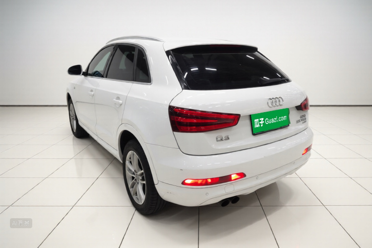 Audi Q3 2016 car image #5