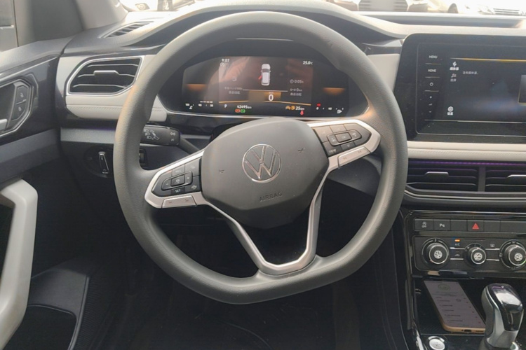 Volkswagen Tharu 2025 car image #11