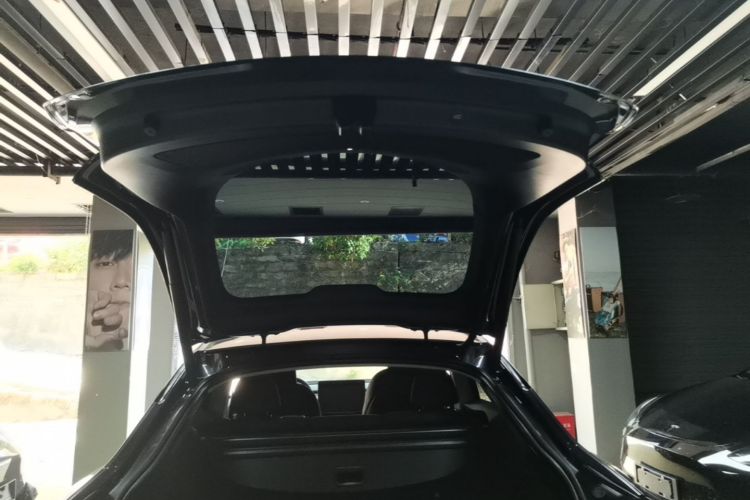Tesla Model Y 2024 #19 Tesla Model Y 2024 car image #19