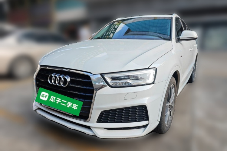 Audi Q3 2019 car image #2