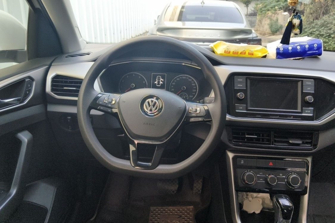 Volkswagen T-Cross 2020 car image #22