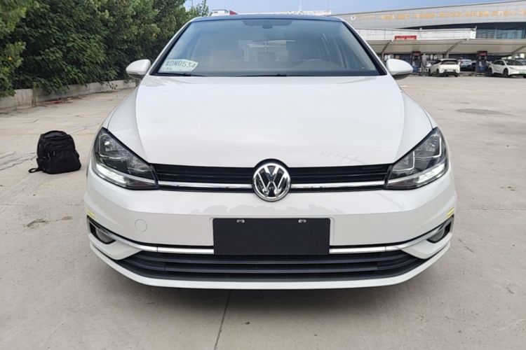 Volkswagen Golf 2020 car image #3