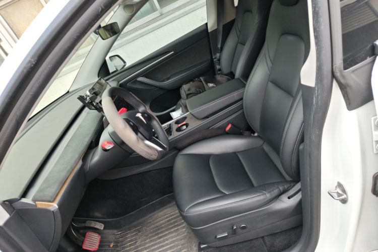 Tesla Model Y 2021 #15 Tesla Model Y 2021 car image #15
