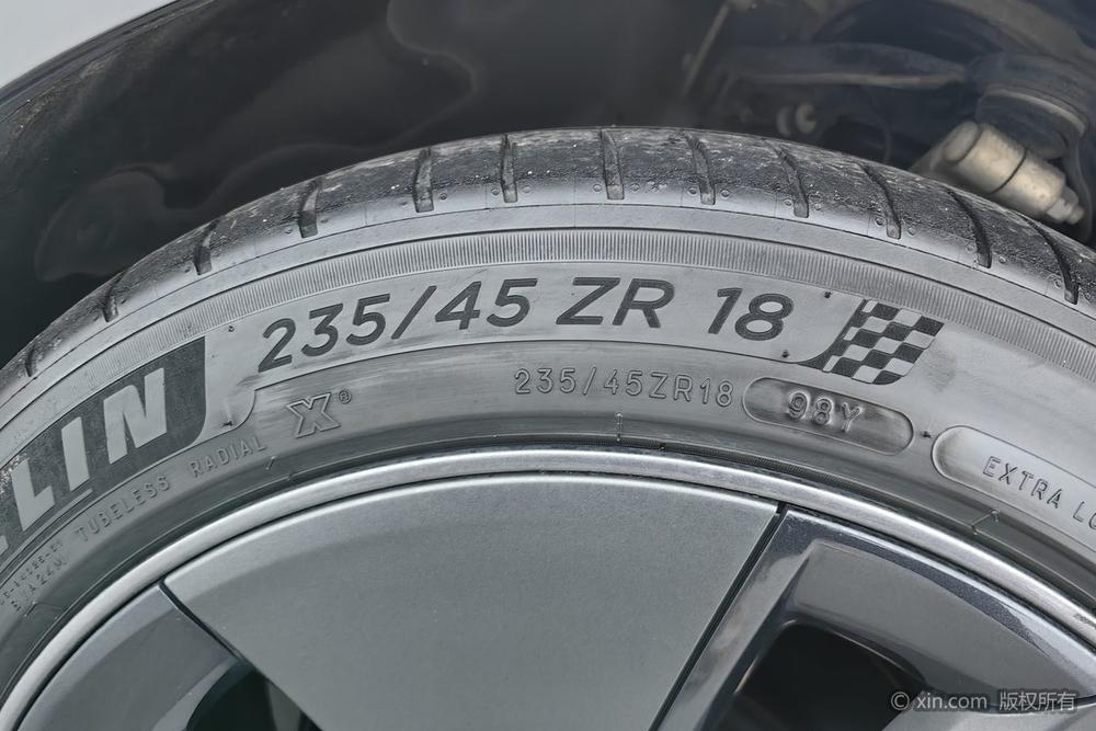 Tesla Model 3 2022 car image #10