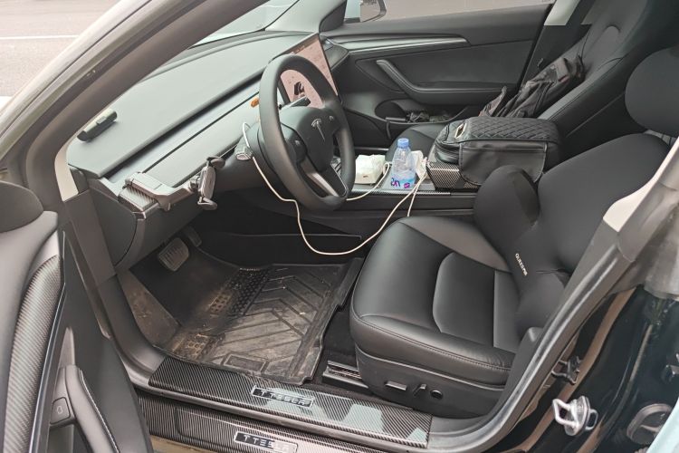 Tesla Model 3 2023 car image #19