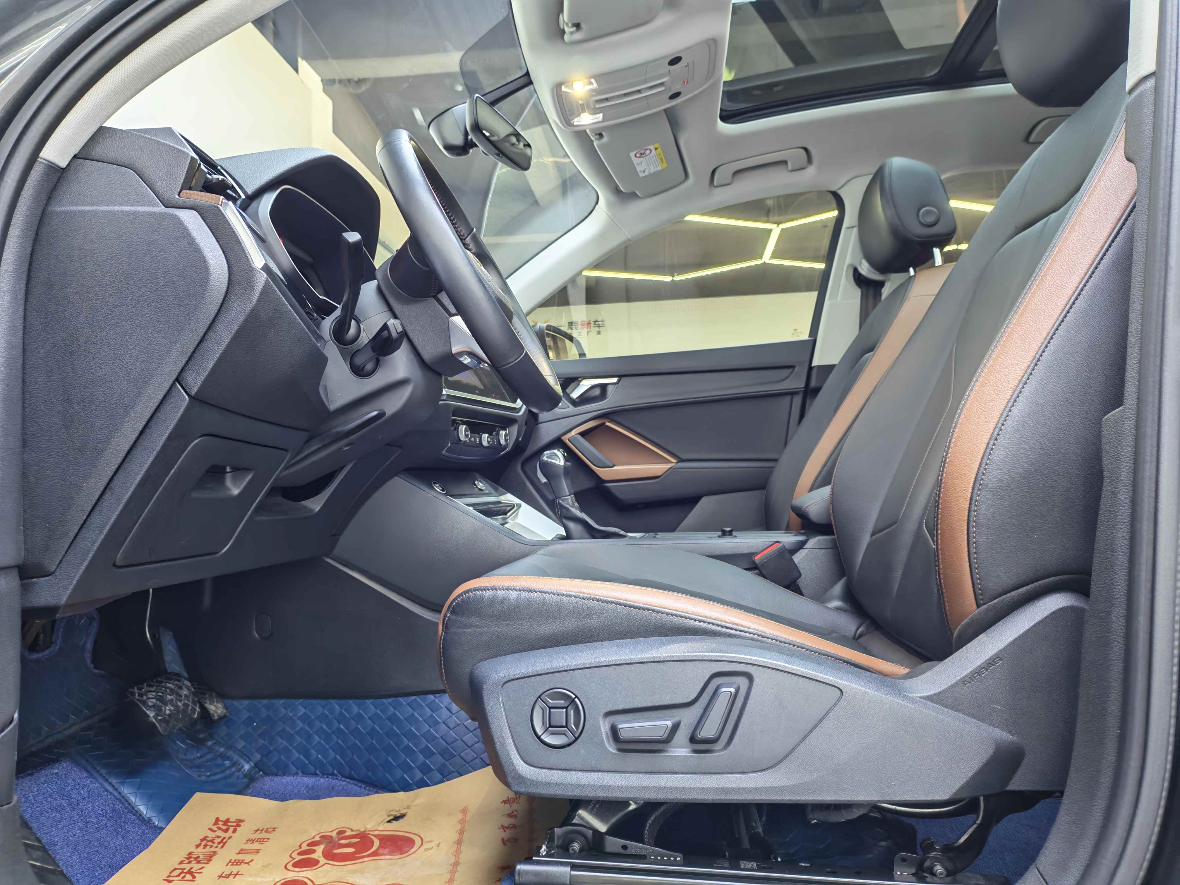Audi Q3 2021 car image #8
