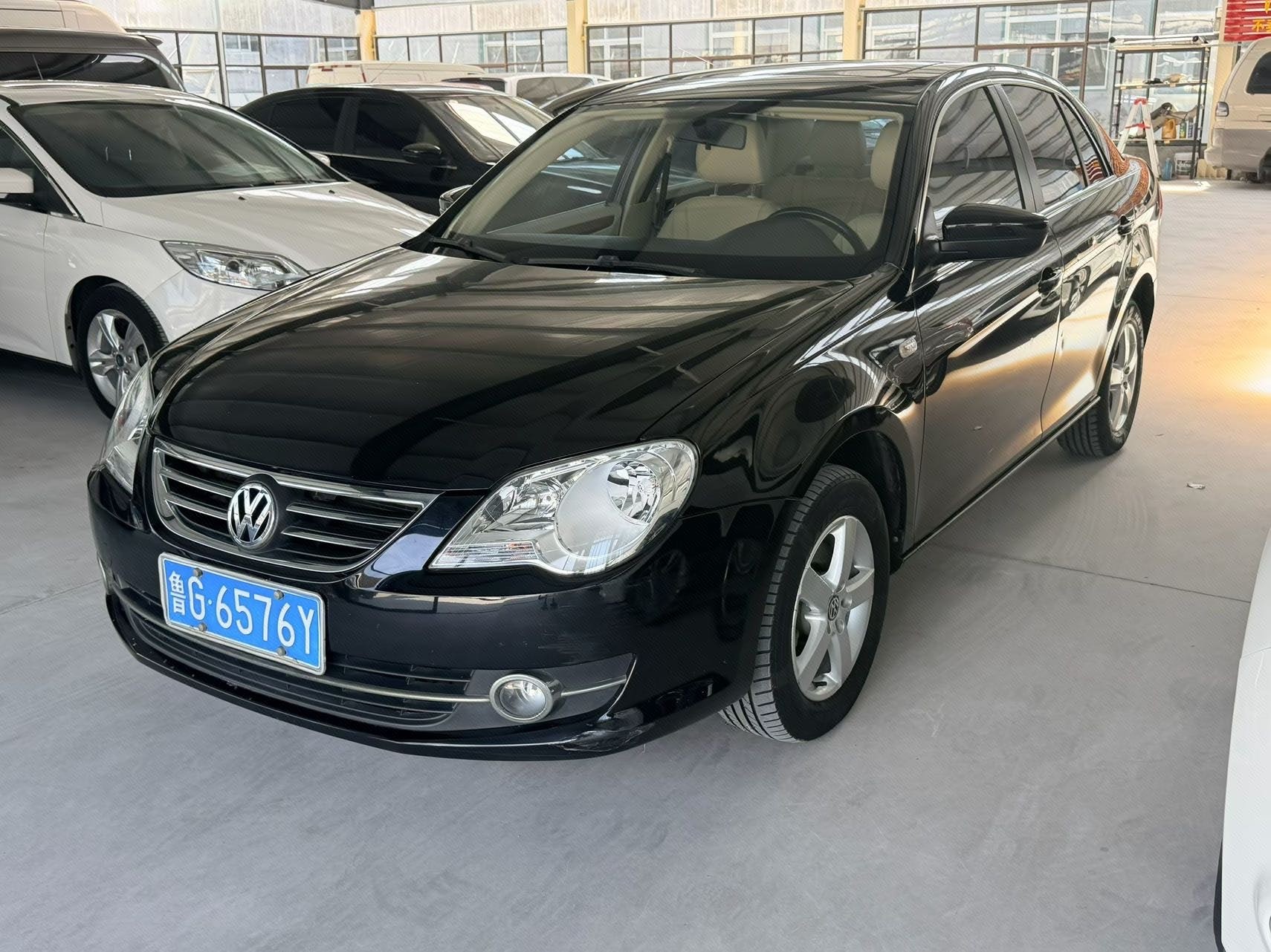 Volkswagen Bora 2011 car image 