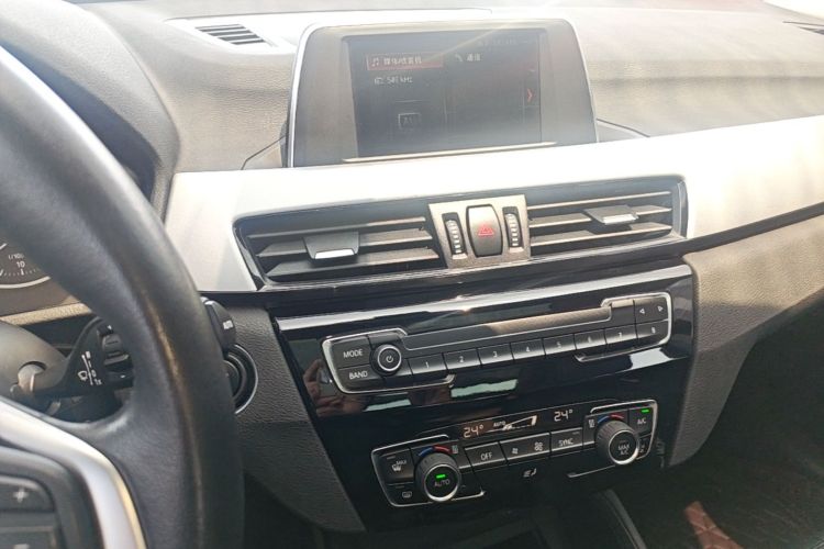 BMW X1 2019 #18 BMW X1 2019 car image #18