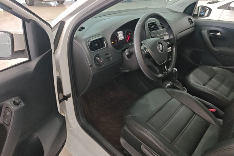 Volkswagen Polo 2018 image de voiture #16