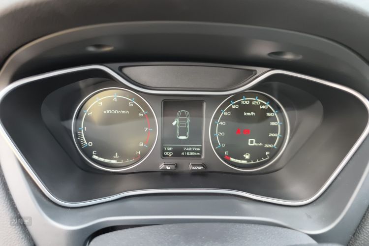 GEELY Vision X6 2017 immagine di auto #13