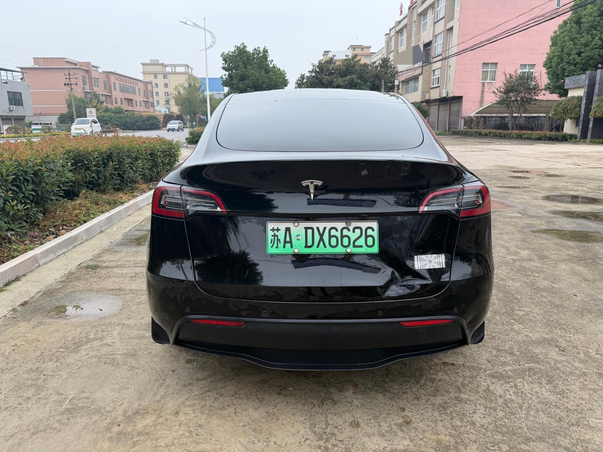 Tesla Model Y 2023 car image #4