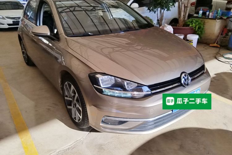 Volkswagen Golf 2018 car image #4