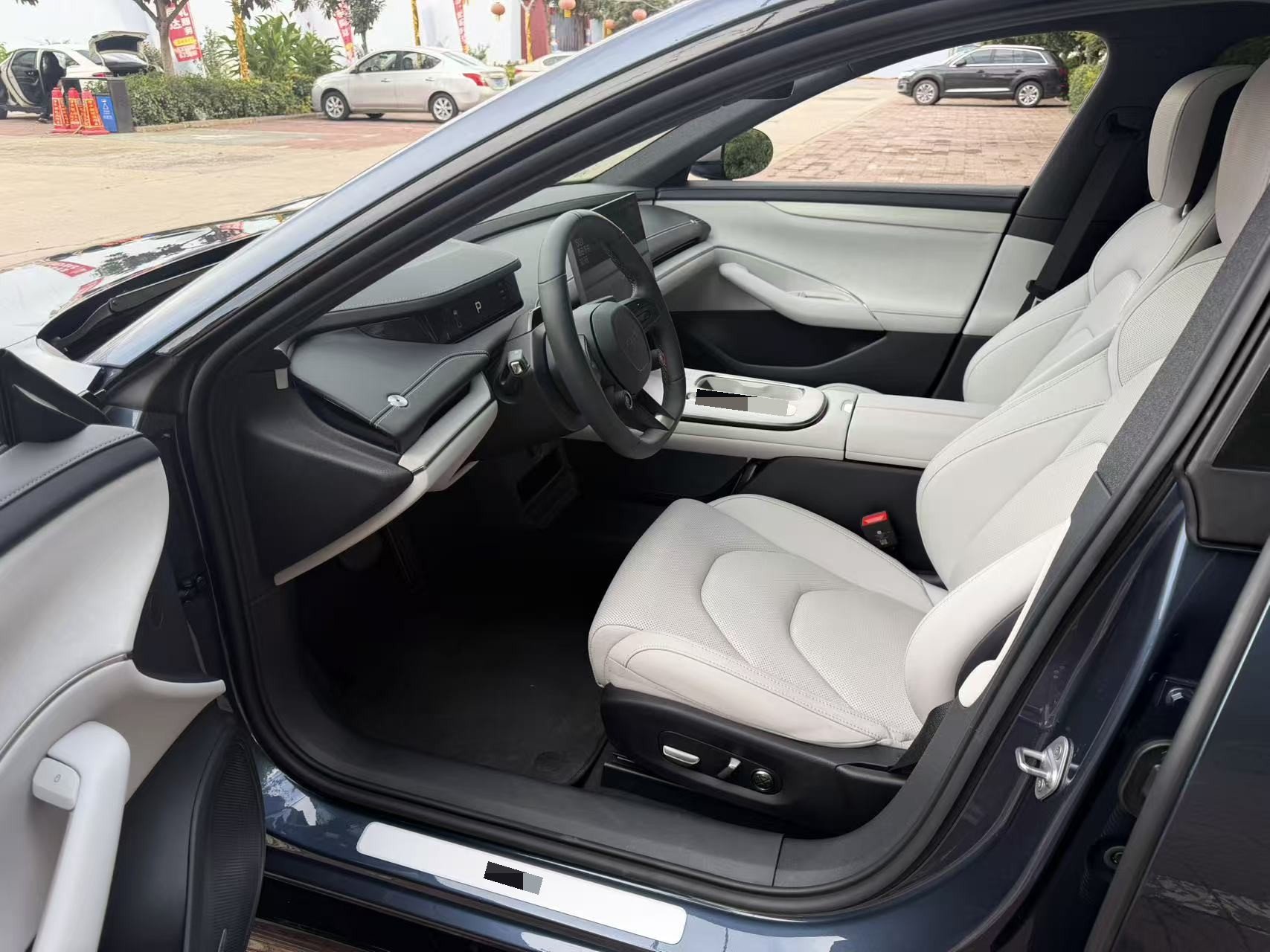 MI SU7 2026 immagine di auto #3