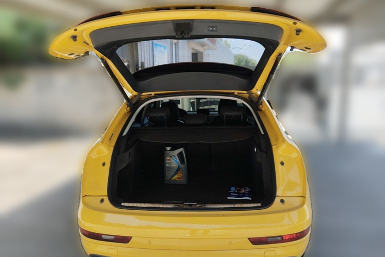 Audi Q3 2016 car image #21