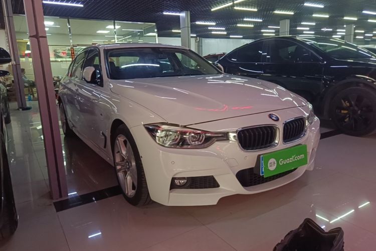 BMW 3 Series 2018 car image #6