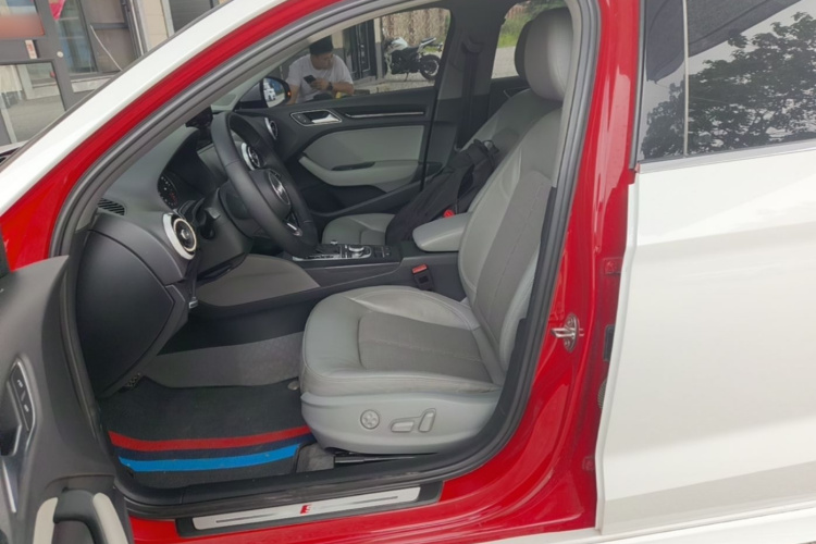 Audi A3 2019 immagine di auto #15
