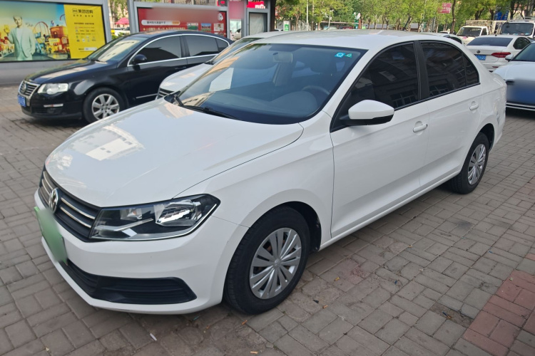 Volkswagen Santana 2017 car image #2