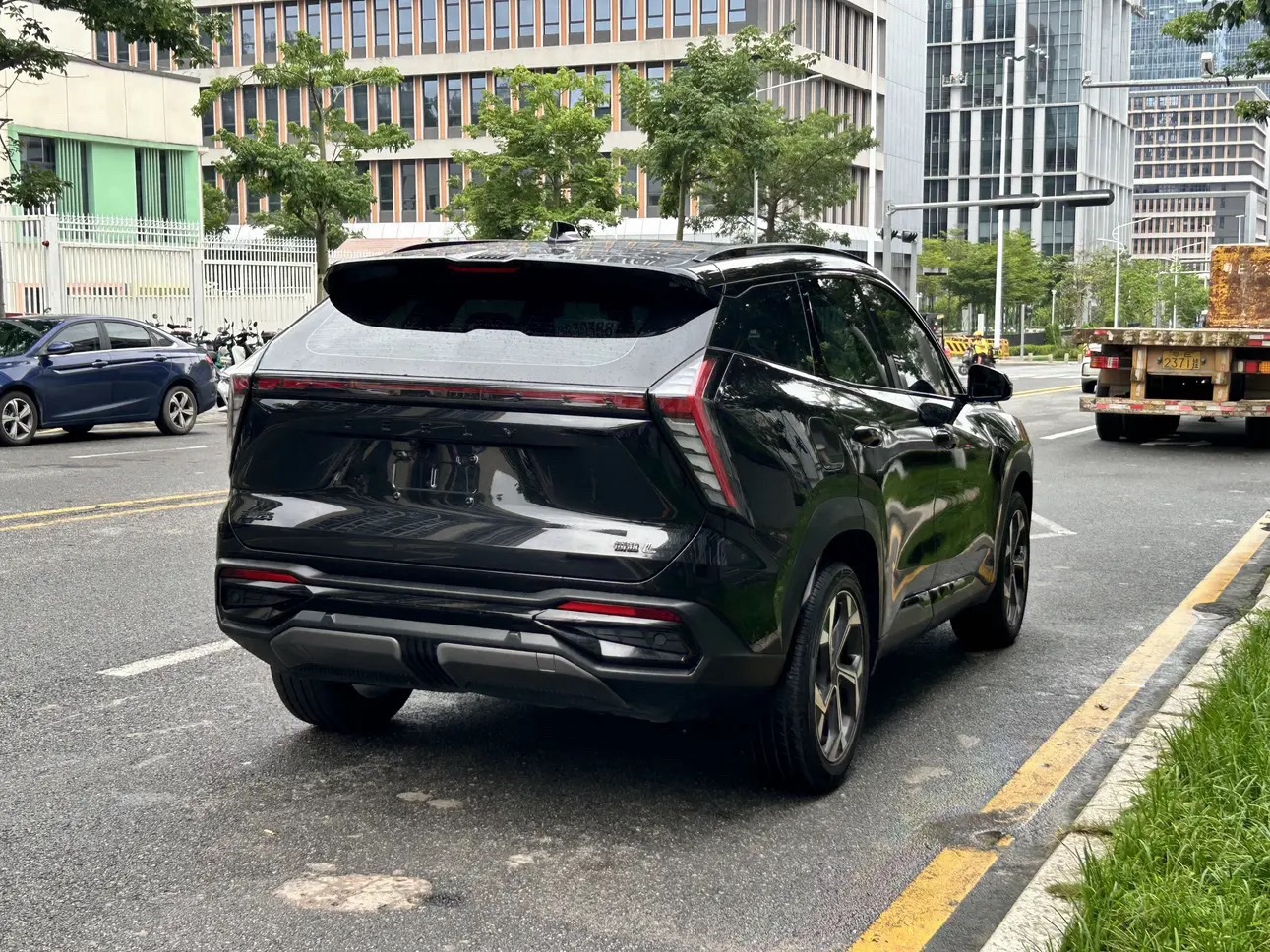 GEELY Boyue L 2025 car image #7