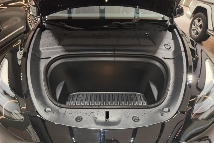 Tesla Model Y 2023 #20 Tesla Model Y 2023 car image #20
