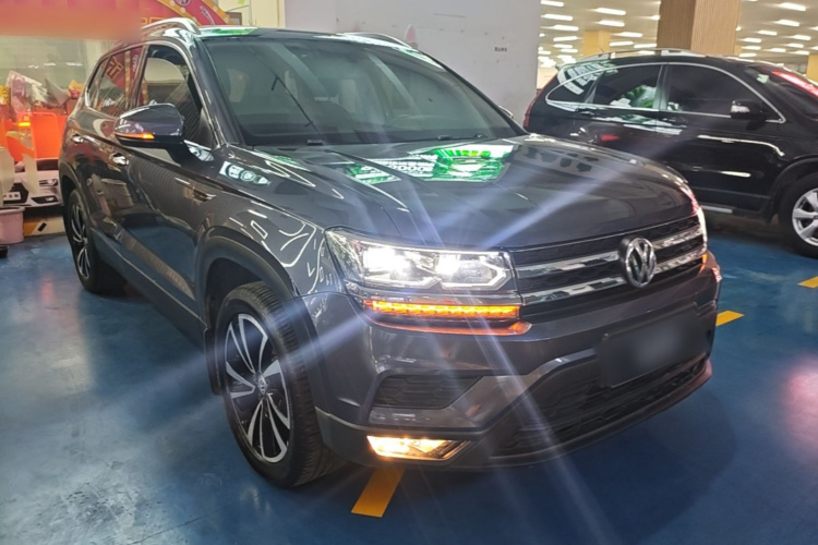 Volkswagen Tharu 2018 immagine di auto #4