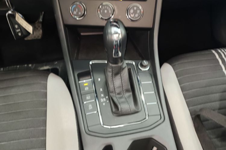 Volkswagen Bora 2023 car image #14