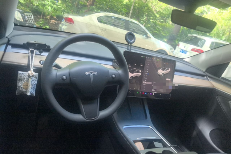 Tesla Model Y 2022 #7 Tesla Model Y 2022 car image #7