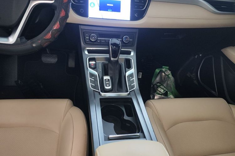 GEELY Emgrand 2019 #14 GEELY Emgrand 2019 car image #14