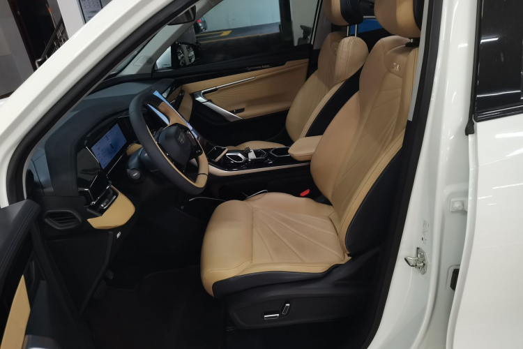 GEELY Boyue L 2023 immagine di auto #15