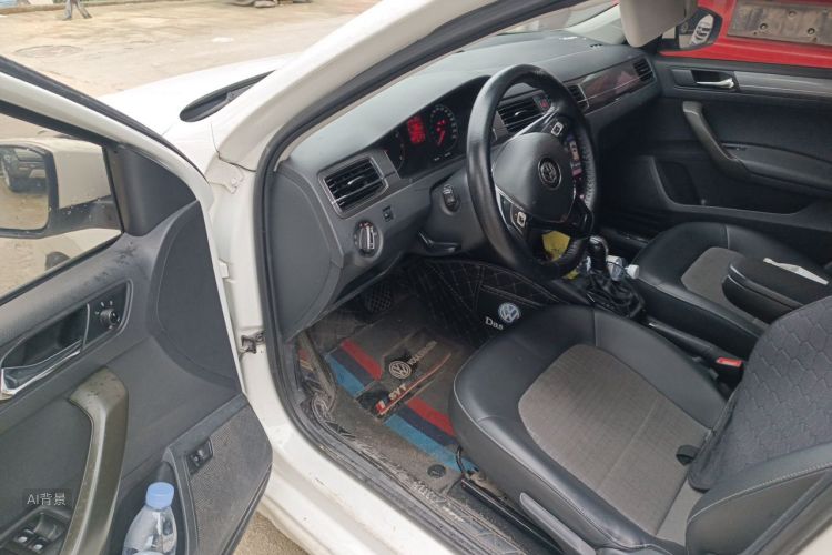 Volkswagen Santana 2017 car image #18