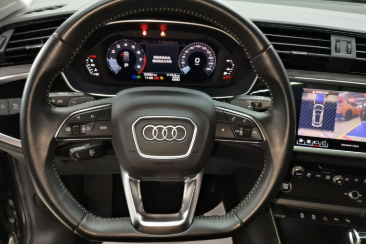 Audi Q3 2021 immagine di auto #11