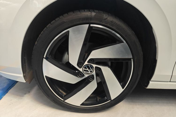 Volkswagen Golf 2024 صورة سيارة #9