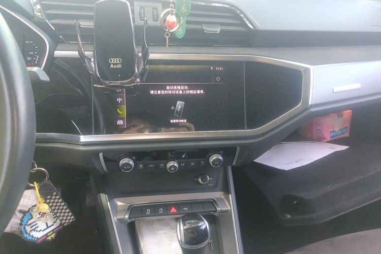 Audi Q3 2019 #15 Audi Q3 2019 car image #15