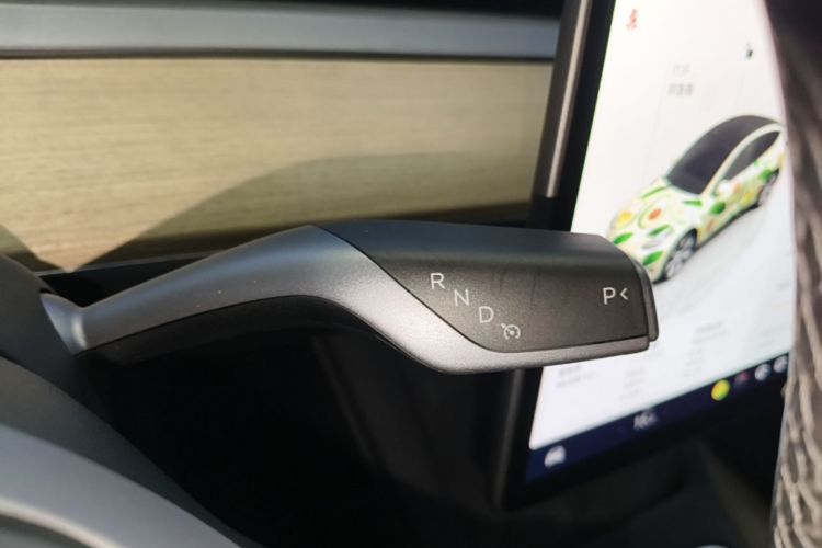 Tesla Model Y 2023 #14 Tesla Model Y 2023 immagine di auto #14
