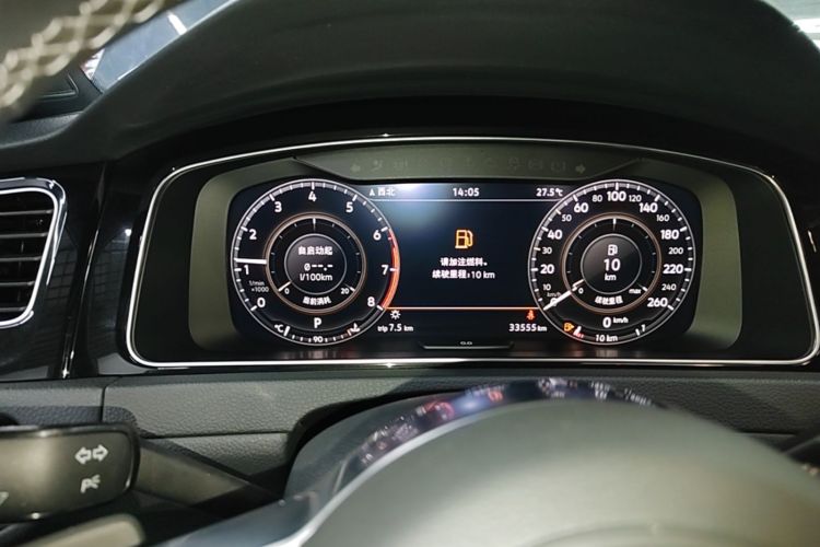 Volkswagen Golf 2020 car image #12
