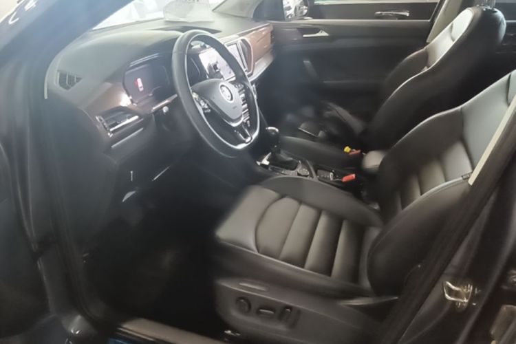 Volkswagen Tharu 2019 car image #16