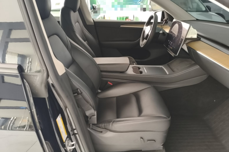 Tesla Model Y 2023 #24 Tesla Model Y 2023 car image #24