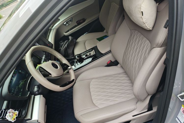 BYD Han 2024 car image #17